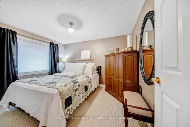 Additional image 35 of 2029 Banbury Cres