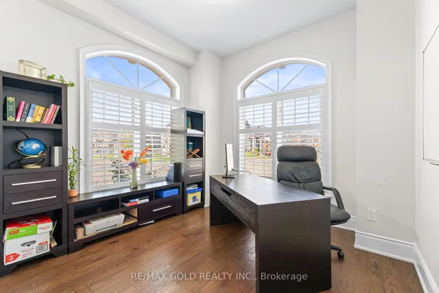 Additional image 20 of 19 Martin Byrne Dr