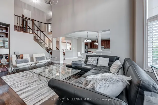 Additional image 18 of 29 EIffel Blvd