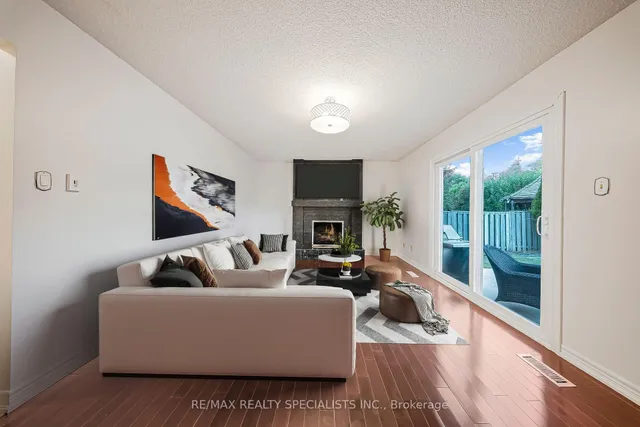 Additional image 13 of 24 Whitmore Crt