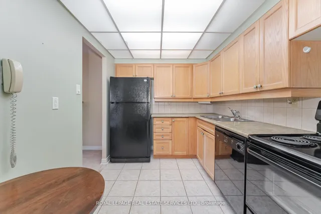 Additional image 14 of 3590 Kaneff Cres Unit 102