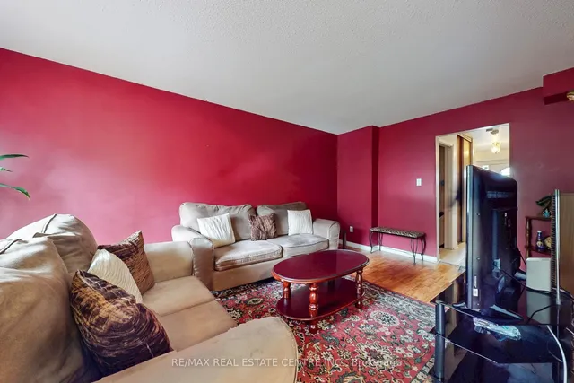 Additional image 12 of 7406 Darcel Ave Unit 34