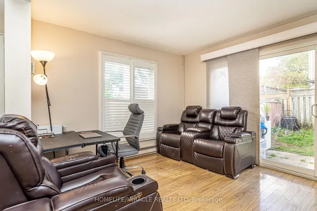 Additional image 5 of 5 Holmcrest Crt