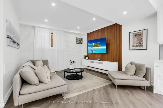 Additional image 38 of 1417 Varelas Passage