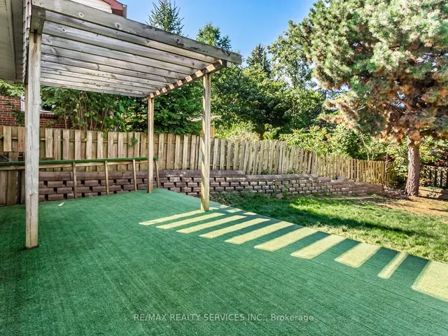 Additional image 44 of 16 Marchmount Cres