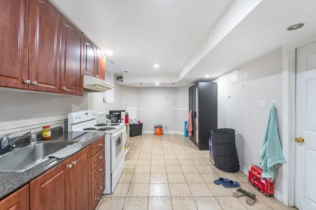 Additional image 37 of 8 Twin Pines Cres