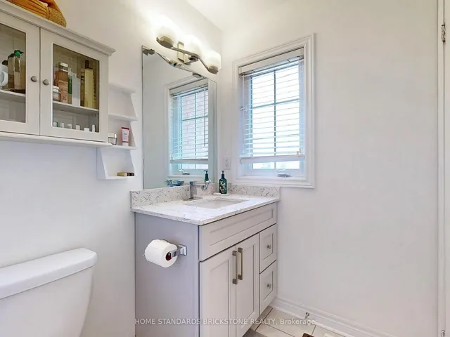 Additional image 33 of 50 Versailles Cres