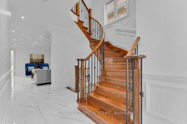 Additional image 20 of 7 NEWINGTON Cres