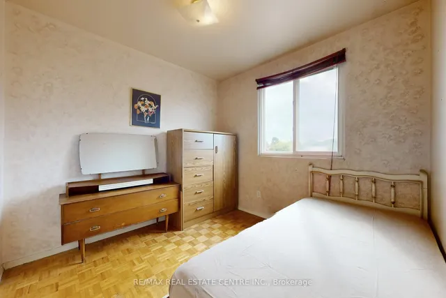 Additional image 43 of 7406 Darcel Ave Unit 34