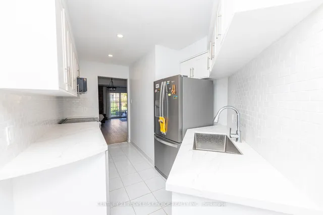 Additional image 6 of 365 Tailfeather Cres Unit 30