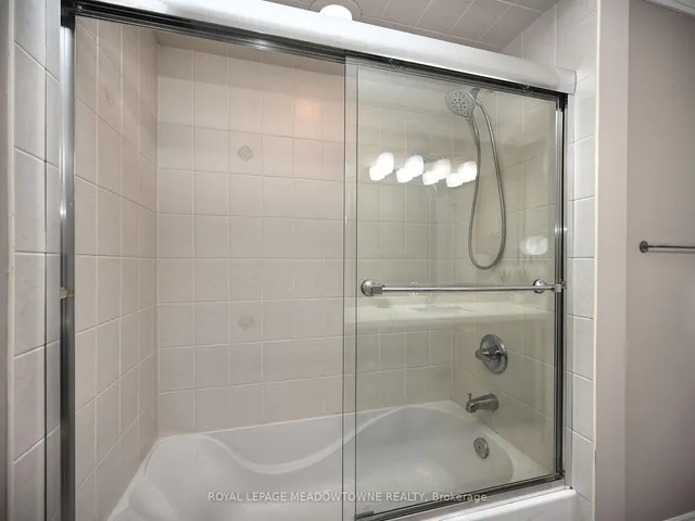 Additional image 38 of 2378 Wasaga Dr