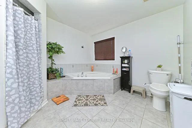 Additional image 15 of 28 Abbotsbury Dr