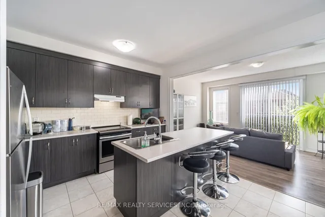 Additional image 12 of 2 Estelle Gate