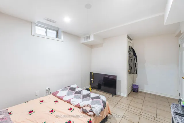 Additional image 43 of 8 Twin Pines Cres