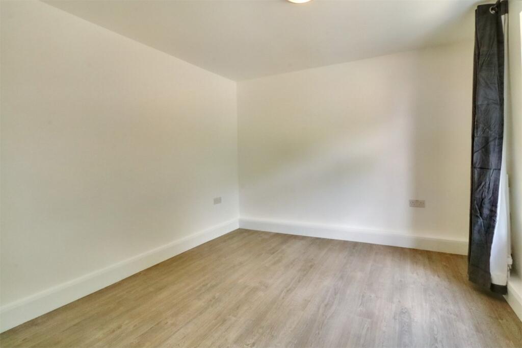 Additional image 10 of Hazel Grove, Hatfield, AL10