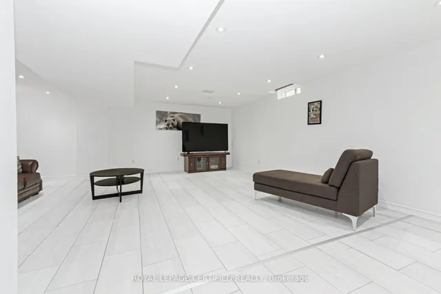 Additional image 27 of 43 Heatherdale Dr