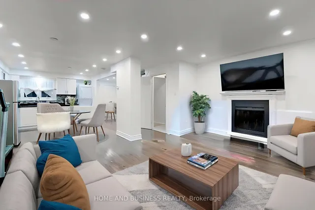 Additional image 3 of 31 Greenleaf Cres