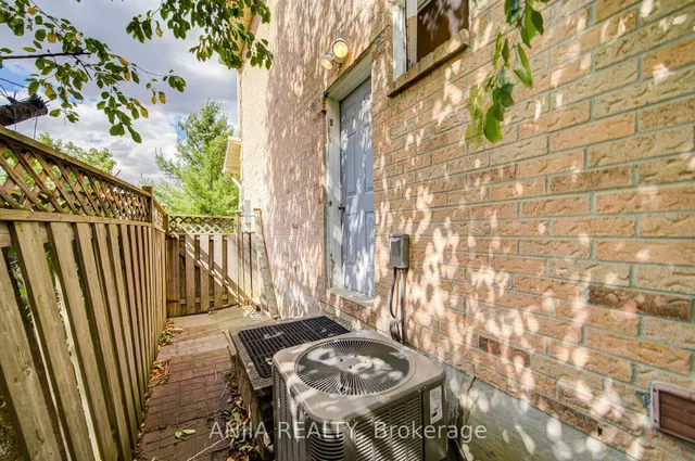 Additional image 39 of 550 Bluesky Cres