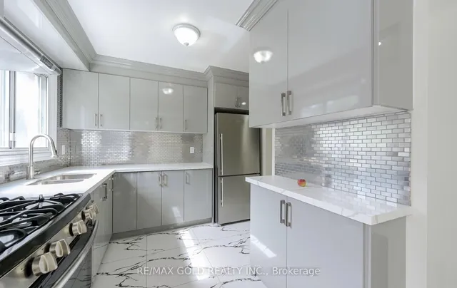 Additional image 13 of 11 Huronia Crt