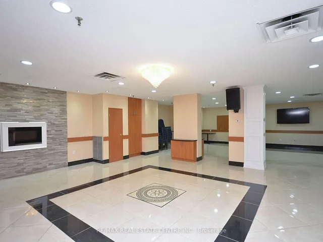 Additional image 41 of 3695 Kaneff Cres Unit 211