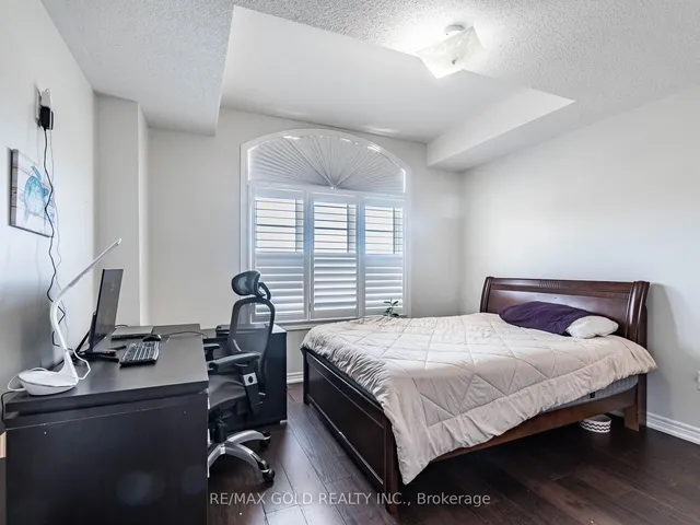 Additional image 29 of 62 Masken Circ