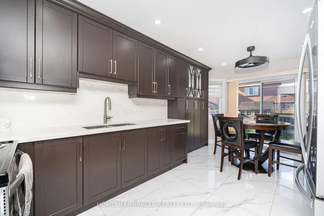 Additional image 10 of 8 Twin Pines Cres