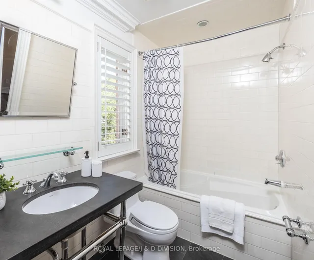 Additional image 28 of 27 Bayview Wood