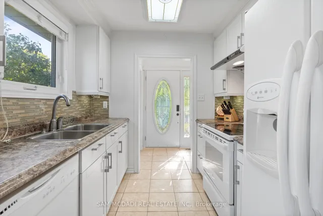 Additional image 13 of 77 Lockton Cres