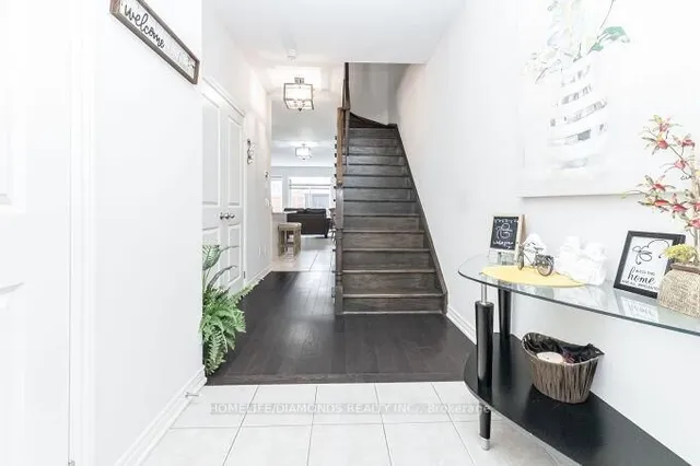 Additional image 5 of 4 FOLIAGE Dr