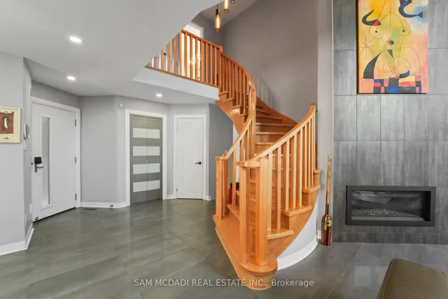 Additional image 7 of 385 Turnberry Cres