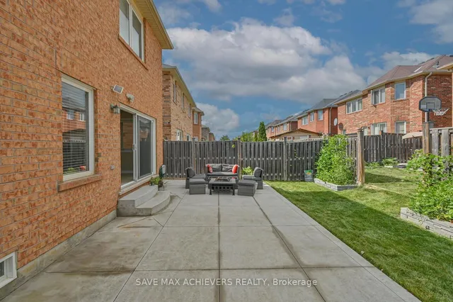 Additional image 44 of 37 BLOOM Dr