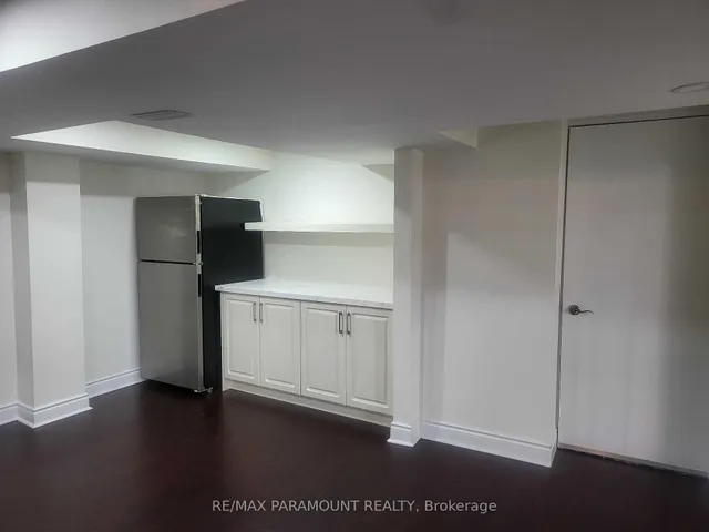 Additional image 39 of 8 Accolade Crt