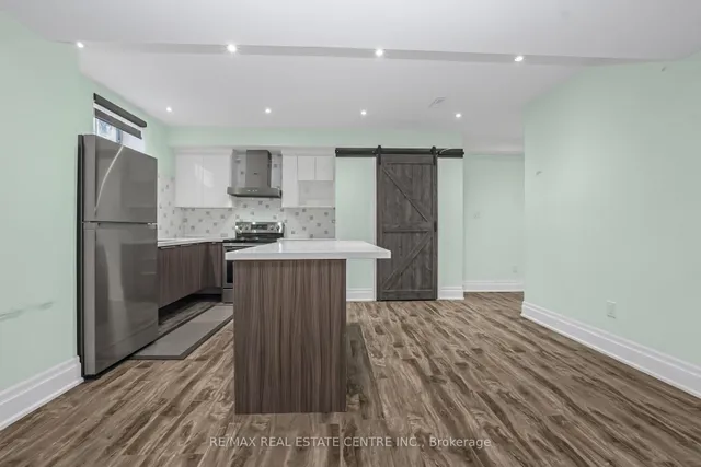 Additional image 35 of 102 Belladonna Circ