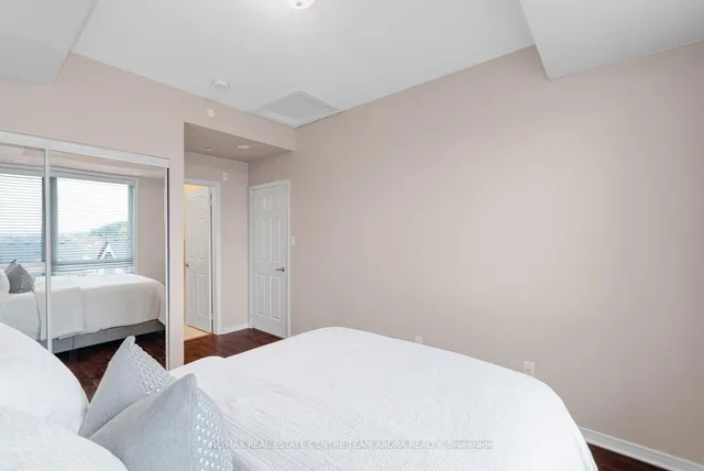 Additional image 18 of 50 Sky Harbour Dr Unit 402