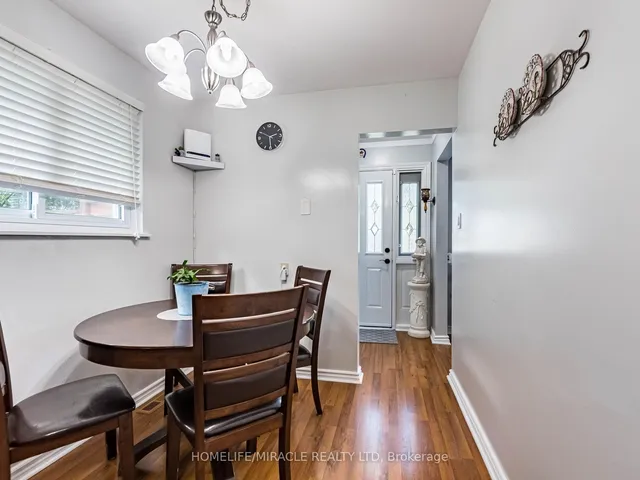 Additional image 19 of 64 Geneva Cres