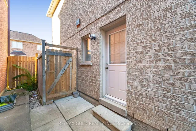 Additional image 27 of 26 Freshmeadow St