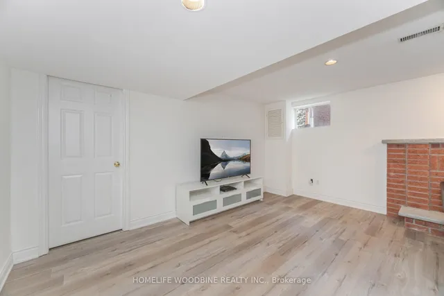 Additional image 43 of 1431 Harmsworth Sq