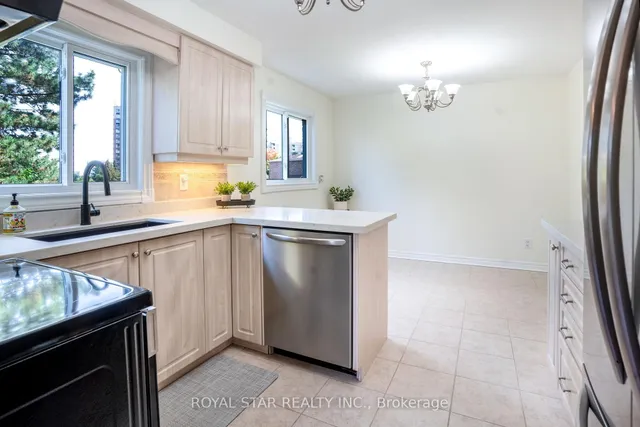 Additional image 16 of 42 Kingknoll Dr