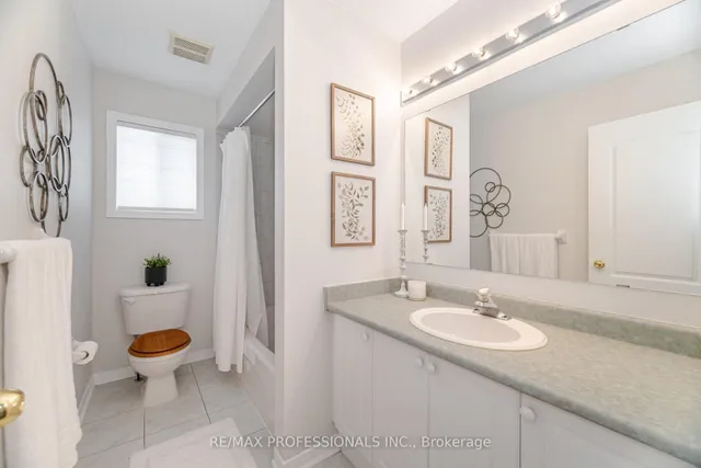 Additional image 35 of 74 Upper Highlands Dr