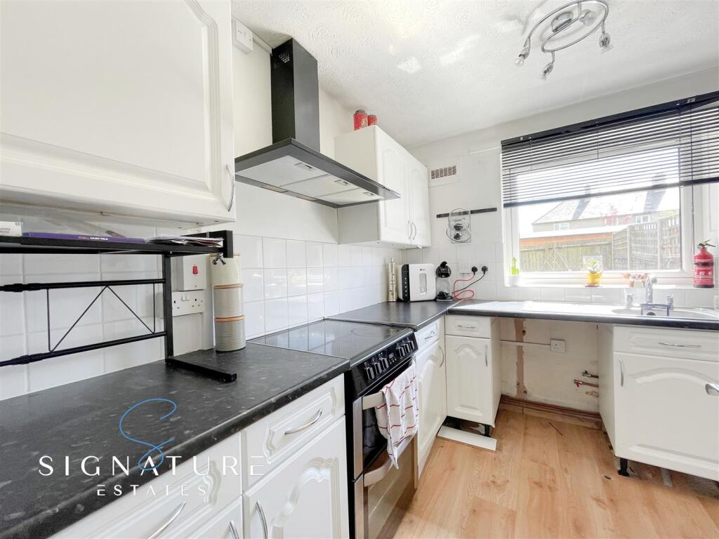 Additional image 4 of Wellfield Close, Hatfield