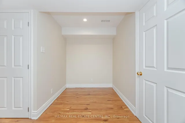 Additional image 26 of 86 Pauline Cres