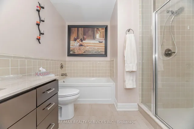 Additional image 15 of 100 John St Unit 2404