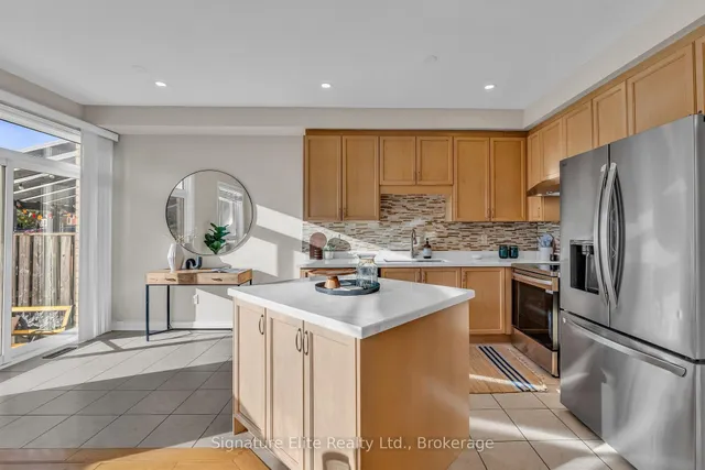 Additional image 12 of 124 Rocky Point Cres