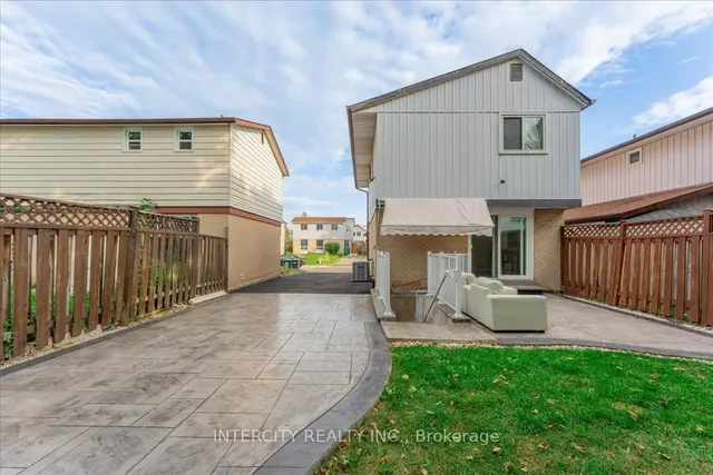 Additional image 42 of 6 Hedley Crt