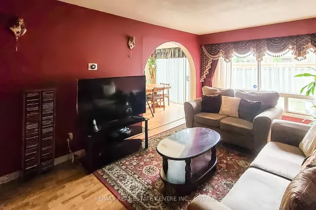 Additional image 15 of 7406 Darcel Ave Unit 34