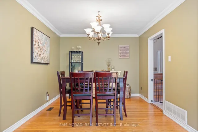 Additional image 11 of 77 Lockton Cres
