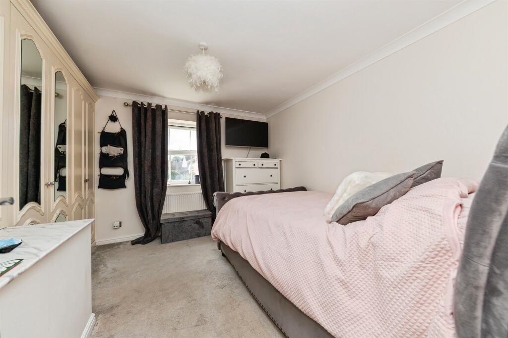 Additional image 11 of Drakes Way, Hatfield