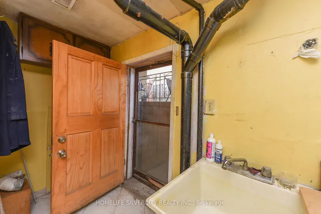 Additional image 42 of 3350 Lehigh Cres