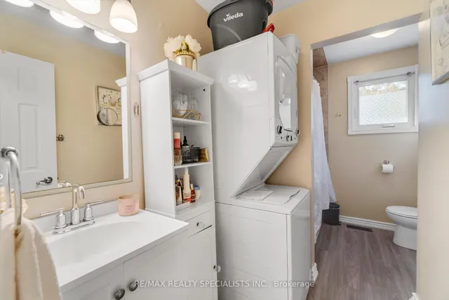 Additional image 21 of 8 Malcolm Cres