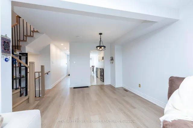 Additional image 15 of 365 Tailfeather Cres Unit 30